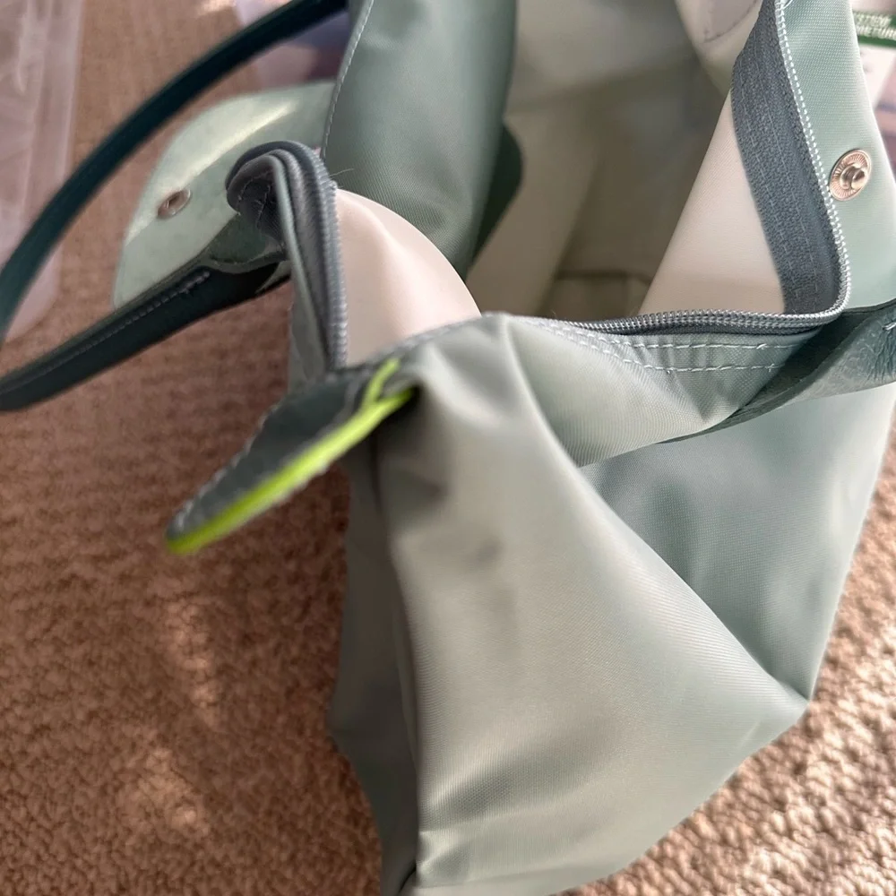 Longchamp Le Pliage Tote - Picture 5 of 7